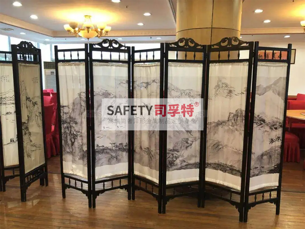 金屬屏風(fēng)有哪些種類？什么材質(zhì)的金屬屏風(fēng)好？[司孚特金屬屏風(fēng)](圖1)