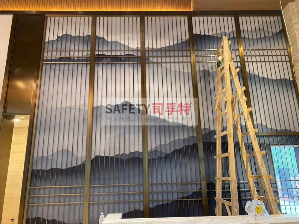 金屬屏風(fēng)（不銹鋼屏風(fēng)、鋁雕屏風(fēng)）安裝過程和步驟講解(圖1)